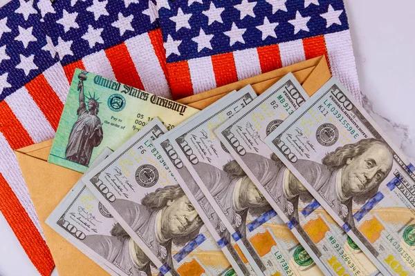 Экономика США в четвертом квартале выросла на 3,4%
Экономика США в четвертом квартале выросла на 3,4%