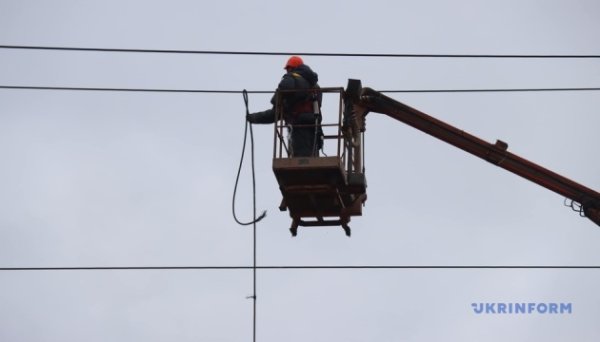 Енергетики за добу повернули світло понад 31 тисячі споживачів Енергетики за добу повернули світло понад 31 тисячі споживачів