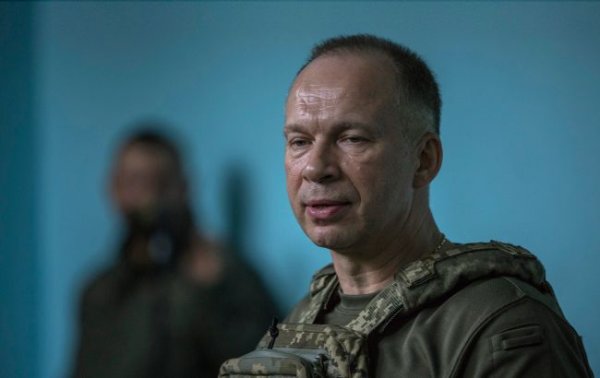 Сырский заявил о кадровых перестановках среди командиров бригад
Сырский заявил о кадровых перестановках среди командиров бригад