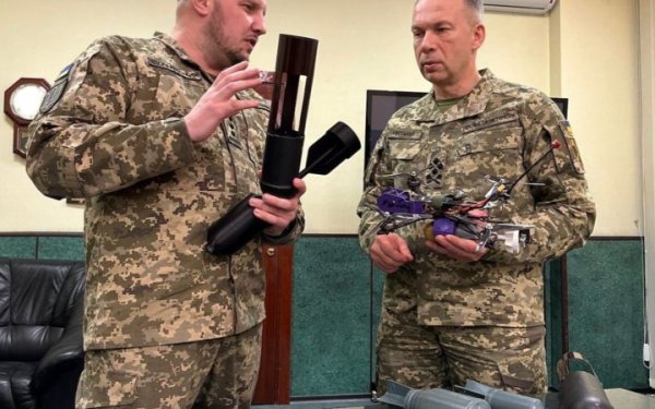 "Шукаємо асиметричні рішення": Сирський назвав розвиток БПЛА пріоритетом
"Шукаємо асиметричні рішення": Сирський назвав розвиток БПЛА пріоритетом