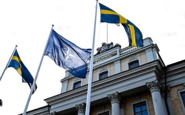 Швеція передасть Україні 9 гідроциклів
Швеція передасть Україні 9 гідроциклів