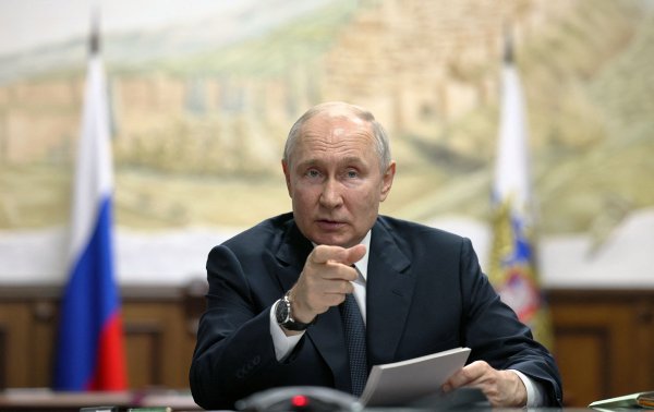 
Выборы без выбора. Как Путин устроил себе новый срок и что ждать после его "победы" 