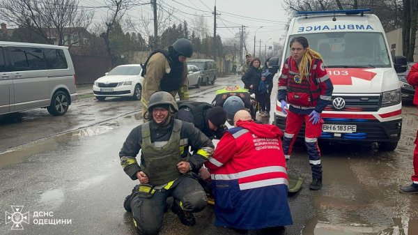 Унаслідок атаки на Одесу загинули 16 людей, 55 поранені (оновлено)
Унаслідок атаки на Одесу загинули 16 людей, 55 поранені (оновлено)