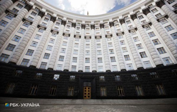 Средняя зарплата чиновников превысила 40 тысяч гривен: где платят больше всего
Средняя зарплата чиновников превысила 40 тысяч гривен: где платят больше всего