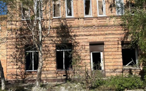 Окупанти пошкодили на Нікопольщині ЛЕП, будинки та три кафе
Окупанти пошкодили на Нікопольщині ЛЕП, будинки та три кафе