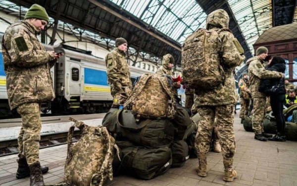 Закон про мобілізацію: Питання демобілізації та ротації вилучили, вони увійдуть в окремий законопроєкт
Закон про мобілізацію: Питання демобілізації та ротації вилучили, вони увійдуть в окремий законопроєкт