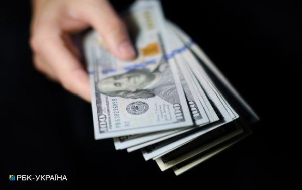 НБУ снова повысил официальный курс доллара
НБУ снова повысил официальный курс доллара