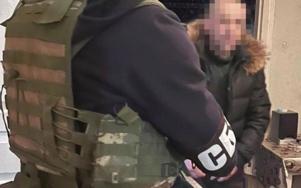 Допомагав росіянам викрадати українців: на Харківщині затримали зрадника
Допомагав росіянам викрадати українців: на Харківщині затримали зрадника