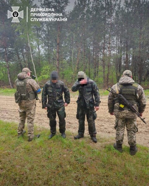 Переплыли реку, чтобы вернуться в Украину: ГПСУ задержала двух мужчин Переплыли реку, чтобы вернуться в Украину: ГПСУ задержала двух мужчин