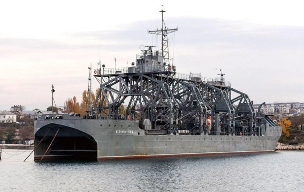 
Самый старый корабль РФ. Что известно о "Коммуне", которую ВМС атаковали в Крыму 