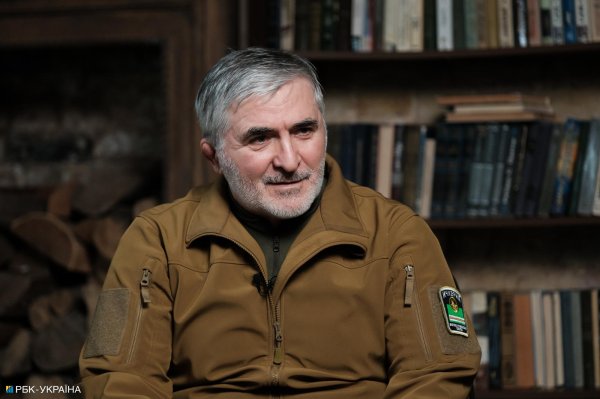 Чеченский командир Муслим Мадиев: Если говорить с Россией, ее надо ставить на уровень ниже
Чеченский командир Муслим Мадиев: Если говорить с Россией, ее надо ставить на уровень ниже