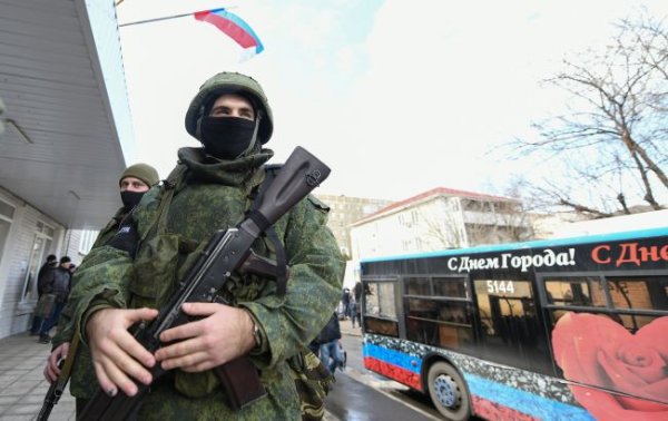 В Луганске прогремели взрывы, над городом появился дым (видео)
В Луганске прогремели взрывы, над городом появился дым (видео)