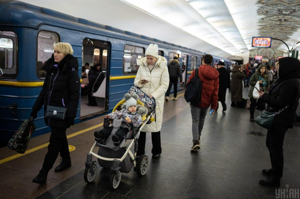У Києві через повітряну тривогу порушилася робота метро У Києві через повітряну тривогу порушилася робота метро