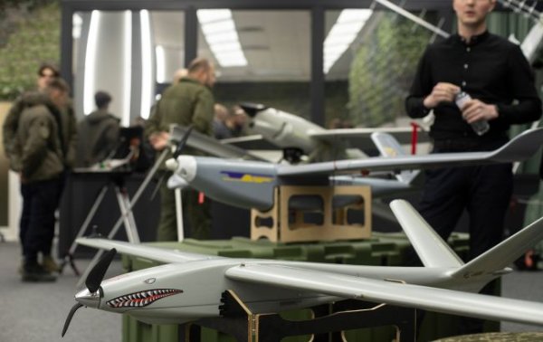 Украина наращивает выпуск дронов дальнего действия. В WSJ рассказали подробности
Украина наращивает выпуск дронов дальнего действия. В WSJ рассказали подробности