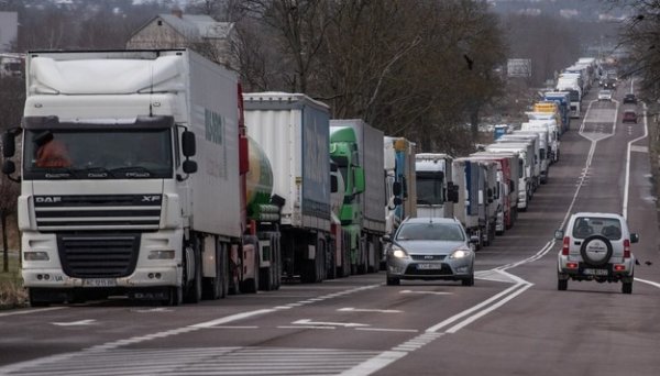 На ціни в Україні блокування польського кордону радикально не вплинуло - економіст На ціни в Україні блокування польського кордону радикально не вплинуло - економіст