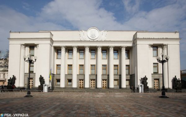 В Украине изменят правила торговли алкоголем, сигаретами и топливом
В Украине изменят правила торговли алкоголем, сигаретами и топливом