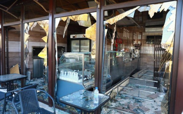 Росія двічі вдарила ракетами по Запоріжжі, є загиблі і понад 20 поранених (оновлення)
Росія двічі вдарила ракетами по Запоріжжі, є загиблі і понад 20 поранених (оновлення)