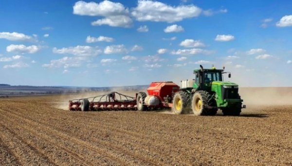 Аграрії Хмельниччини почали сівбу кукурудзи та цукрового буряка Аграрії Хмельниччини почали сівбу кукурудзи та цукрового буряка