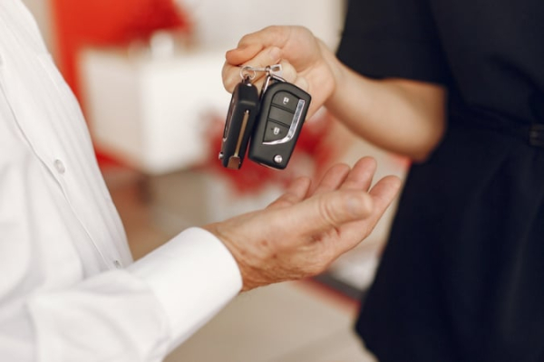Все больше автопроизводителей откладывают внедрение прямых продаж авто
Все больше автопроизводителей откладывают внедрение прямых продаж авто