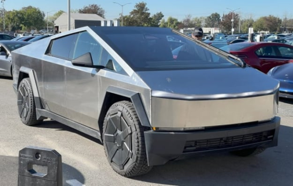 Tesla отзывает почти 4 тысячи Cybertruck из-за неисправной педали газа. Акции компании пошли вниз
Tesla отзывает почти 4 тысячи Cybertruck из-за неисправной педали газа. Акции компании пошли вниз