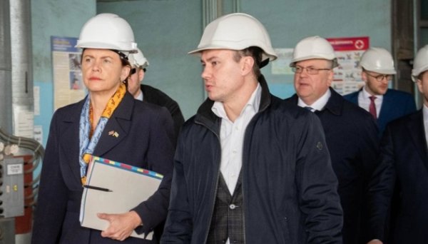 Глава МЗС Латвії відвідала в Україні пошкоджений росіянами енергооб’єкт Глава МЗС Латвії відвідала в Україні пошкоджений росіянами енергооб’єкт