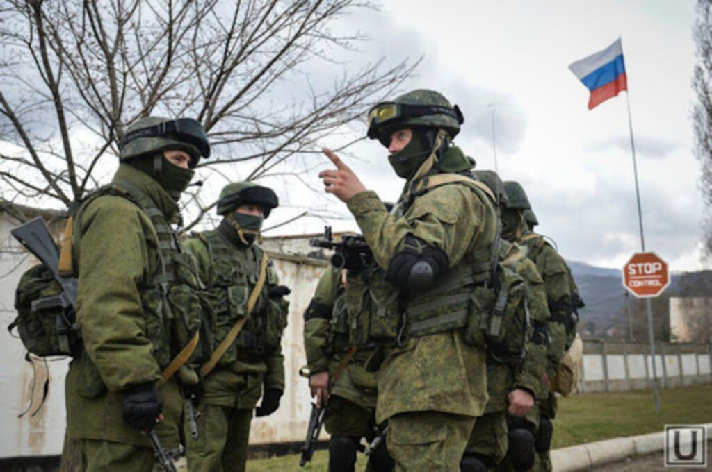 Куди РФ стягує незвичні колони військ, та яку позначку почали використовувати окупанти?