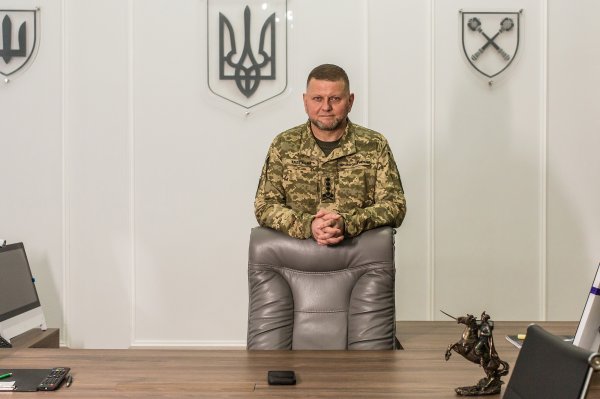 От военного к дипломату. Как Залужный из главкома ВСУ стал послом
От военного к дипломату. Как Залужный из главкома ВСУ стал послом