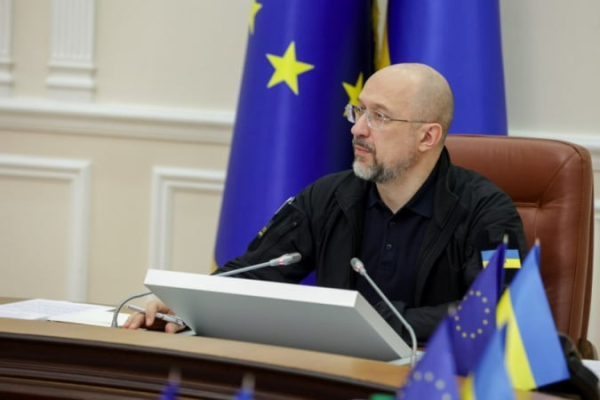 Кабмин выделил более 7 миллиардов на восстановление энергосистемы — Шмыгаль
Кабмин выделил более 7 миллиардов на восстановление энергосистемы — Шмыгаль