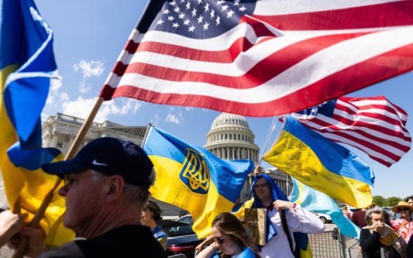 Республіканці звинувачують Байдена у наданні зброї Кенії замість України
Республіканці звинувачують Байдена у наданні зброї Кенії замість України