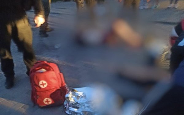 В центрі Броварів пролунав вибух: зловмисник кинув гранату у бік правоохоронця (оновлено)
В центрі Броварів пролунав вибух: зловмисник кинув гранату у бік правоохоронця (оновлено)