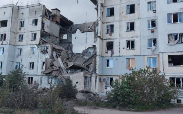 Росіяни за добу обстріляли 14 населених пунктів Херсонщини, поранено одного жителя
Росіяни за добу обстріляли 14 населених пунктів Херсонщини, поранено одного жителя