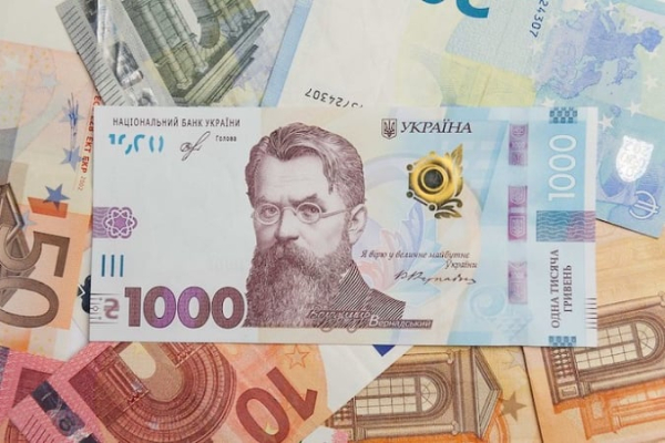 Курс валют на вечер 14 мая: гривна обновила минимум в паре с евро
Курс валют на вечер 14 мая: гривна обновила минимум в паре с евро