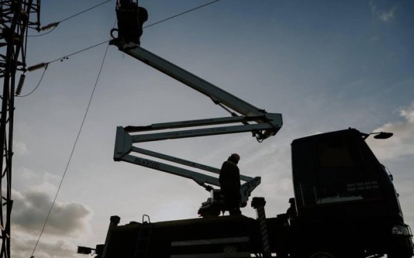 Російські дрони вночі атакували два українські енергооб’єкти, — «Укренерго»
Російські дрони вночі атакували два українські енергооб’єкти, — «Укренерго»