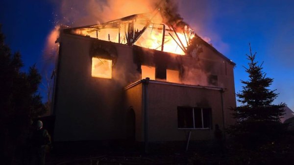 Двоє людей поранені внаслідок нічного удару Росії по Харкову
Двоє людей поранені внаслідок нічного удару Росії по Харкову