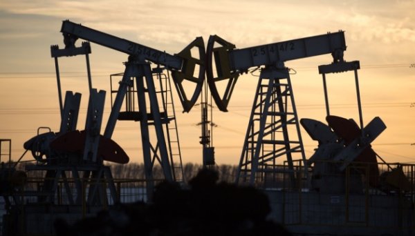 Нафта дорожчає після падіння цін до мінімумів березня напередодні Нафта дорожчає після падіння цін до мінімумів березня напередодні