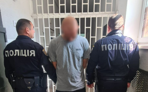 На Закарпатті чоловік при перевірці документів стріляв у поліцейського
На Закарпатті чоловік при перевірці документів стріляв у поліцейського
