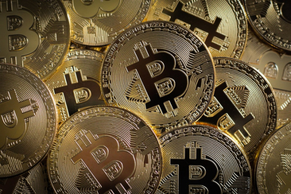 Выручка Coinbase выросла на 72%, BlackRock планирует привлечь пенсионные фонды в инвестиции в биткоин-ETF: что нового на рынке
Выручка Coinbase выросла на 72%, BlackRock планирует привлечь пенсионные фонды в инвестиции в биткоин-ETF: что нового на рынке