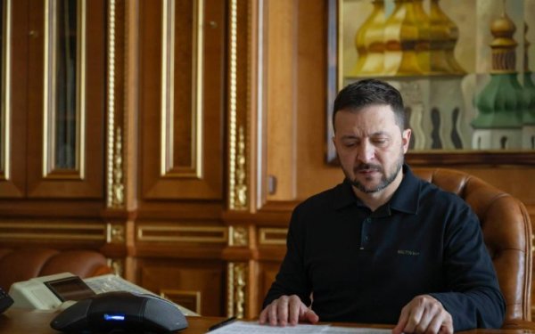 Зеленський звільнив начальника Управління державної охорони
Зеленський звільнив начальника Управління державної охорони