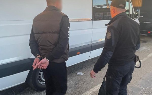 Сховатися не вдалося: на кордоні з Польщею викрили пасажира-невидимку
Сховатися не вдалося: на кордоні з Польщею викрили пасажира-невидимку