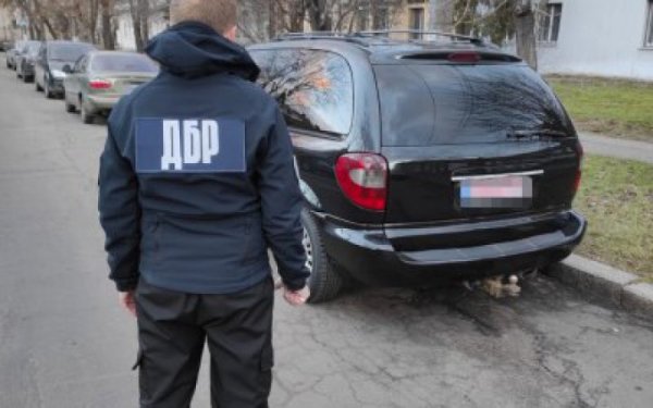 Постане перед судом військовослужбовець, який намагався продати передані для ЗСУ авто
Постане перед судом військовослужбовець, який намагався продати передані для ЗСУ авто