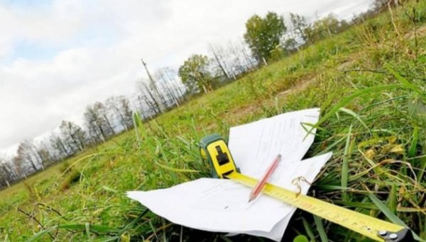 На Хмельниччині суд повернув з незаконного володіння землю на ₴1 мільярд На Хмельниччині суд повернув з незаконного володіння землю на ₴1 мільярд
