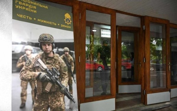 На Закарпатті почав роботу перший рекрутинговий центр Нацгвардії
На Закарпатті почав роботу перший рекрутинговий центр Нацгвардії