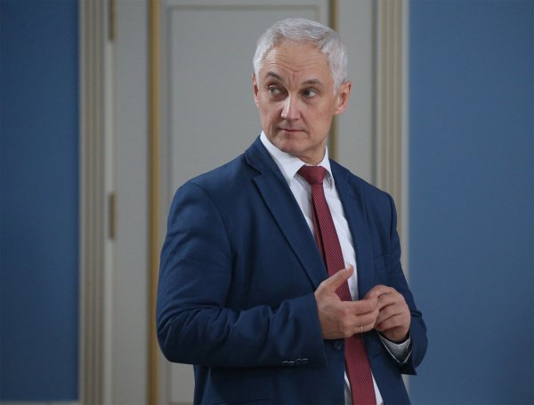 Бой на истощение. Как Путин готовится к затяжной войне и "милитаризирует" Россию
Бой на истощение. Как Путин готовится к затяжной войне и "милитаризирует" Россию