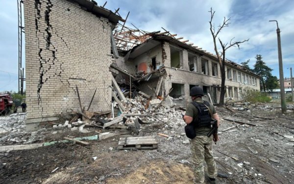 На Донеччині внаслідок російських обстрілів за добу 1 людина загинула і 3 отримали поранення
На Донеччині внаслідок російських обстрілів за добу 1 людина загинула і 3 отримали поранення