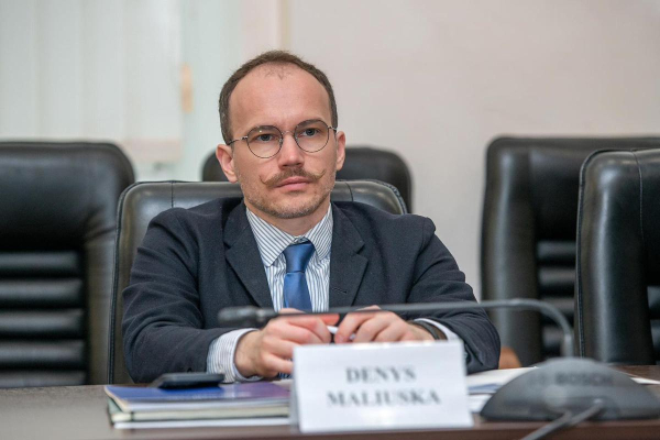 "Це майже ніщо": в уряді оцінили передачу Україні прибутків від заморожених активів РФ "Це майже ніщо": в уряді оцінили передачу Україні прибутків від заморожених активів РФ
