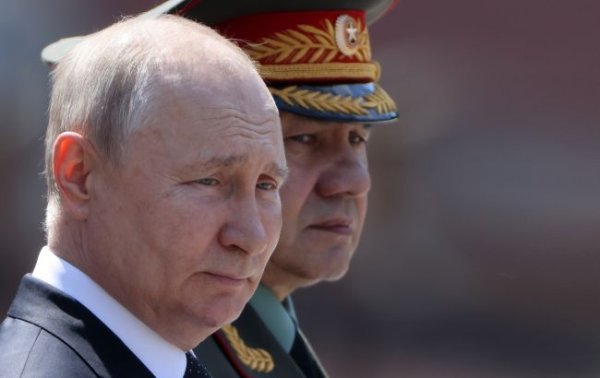 Бой на истощение. Как Путин готовится к затяжной войне и "милитаризирует" Россию
Бой на истощение. Как Путин готовится к затяжной войне и "милитаризирует" Россию