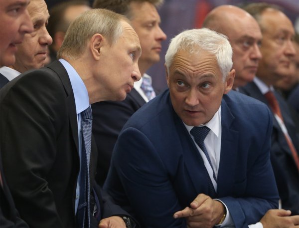 Бой на истощение. Как Путин готовится к затяжной войне и "милитаризирует" Россию
Бой на истощение. Как Путин готовится к затяжной войне и "милитаризирует" Россию