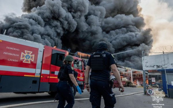 Головне за неділю, 26 травня: наслідки удару по гіпермаркету в Харкові, загиблі мирні мешканці на Донеччині
Головне за неділю, 26 травня: наслідки удару по гіпермаркету в Харкові, загиблі мирні мешканці на Донеччині