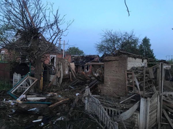 Нічна атака КАБами Золочева на Харківщині: пошкоджена ДЮСШ, поранена жінка
Нічна атака КАБами Золочева на Харківщині: пошкоджена ДЮСШ, поранена жінка