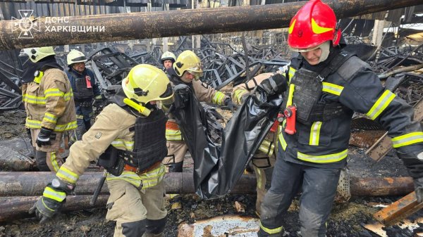 У Харкові після авіаудару загасили пожежу в "Епіцентрі", кількість жертв зростає (оновлено)
                                